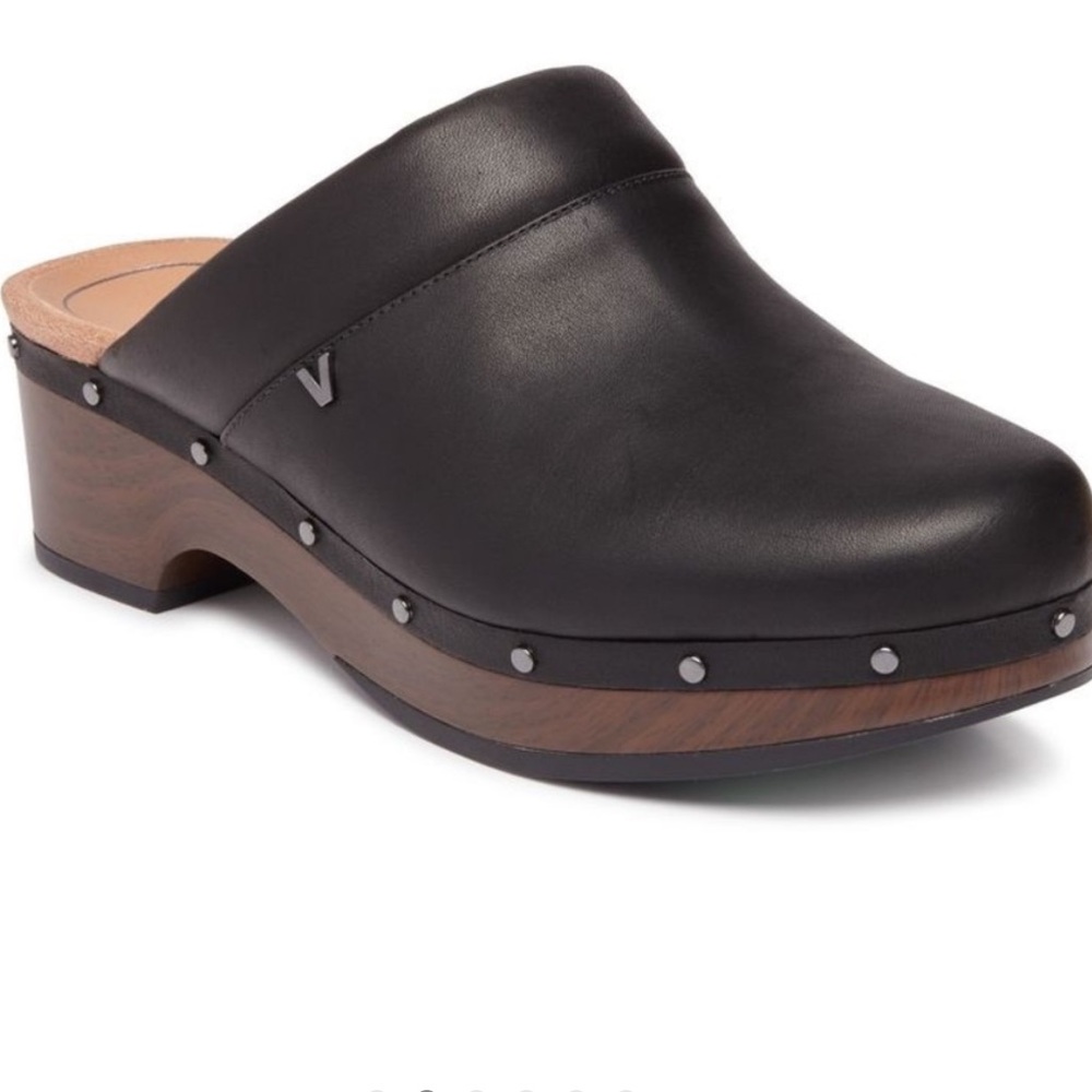 Vionic Kacie Black Leather Clogs